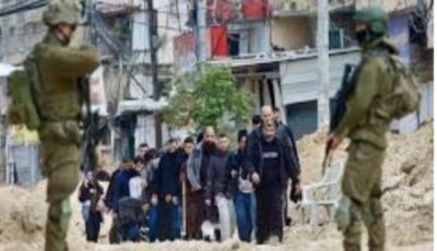 قوات الاحتلال تعتقل مالايقل عن 31 فلسطينيا من بينهم وزير شؤون القدس