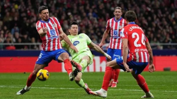 برشلونة يواجه رايو فاليكانو في الدوري الإسباني بحضور حمزة عبد الكريم