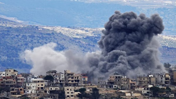 جنوب لبنان تحت القصف.. 11 قتيلاً و19 جريحاً في هجمات اليوم