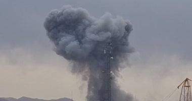 تلفزيون إيران: دوي 5 انفجارات بقرية مسن بجزيرة قشم و4 انفجارات بمضيق هرمز