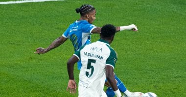 الهلال ضد الأهلي.. الزعيم يتقدم بثنائية في شوط أول مثير (فيديو)