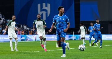 الهلال يضرب الأهلى بثلاثية ويتصدر الدورى السعودى.. فيديو