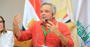 جورج هولندا: المسرح الحقيقى يعيدنا إلى الحاضر وفن الوجود