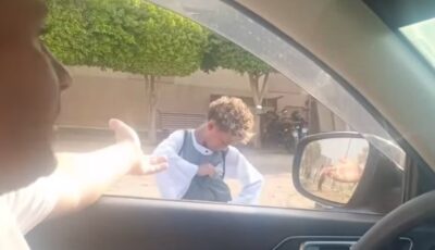 معايا فلوس.. طفل صعيدي يرفض 100 جنيه مكافأة ويفاجئ سائق ملاكي