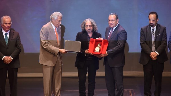 وزير التعليم العالي والبحث العلمي القائم بأعمال وزير الثقافة يعلن انطلاق فعاليات الدورة 33 لمهرجان القاهرة الدولي للمسرح التجريبي ويكرم نخبة من رواد المسرح