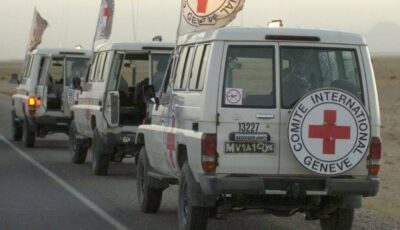 الصليب الأحمر يعلن نقل 5 محتجزين لدى إسرائيل إلى لبنان
